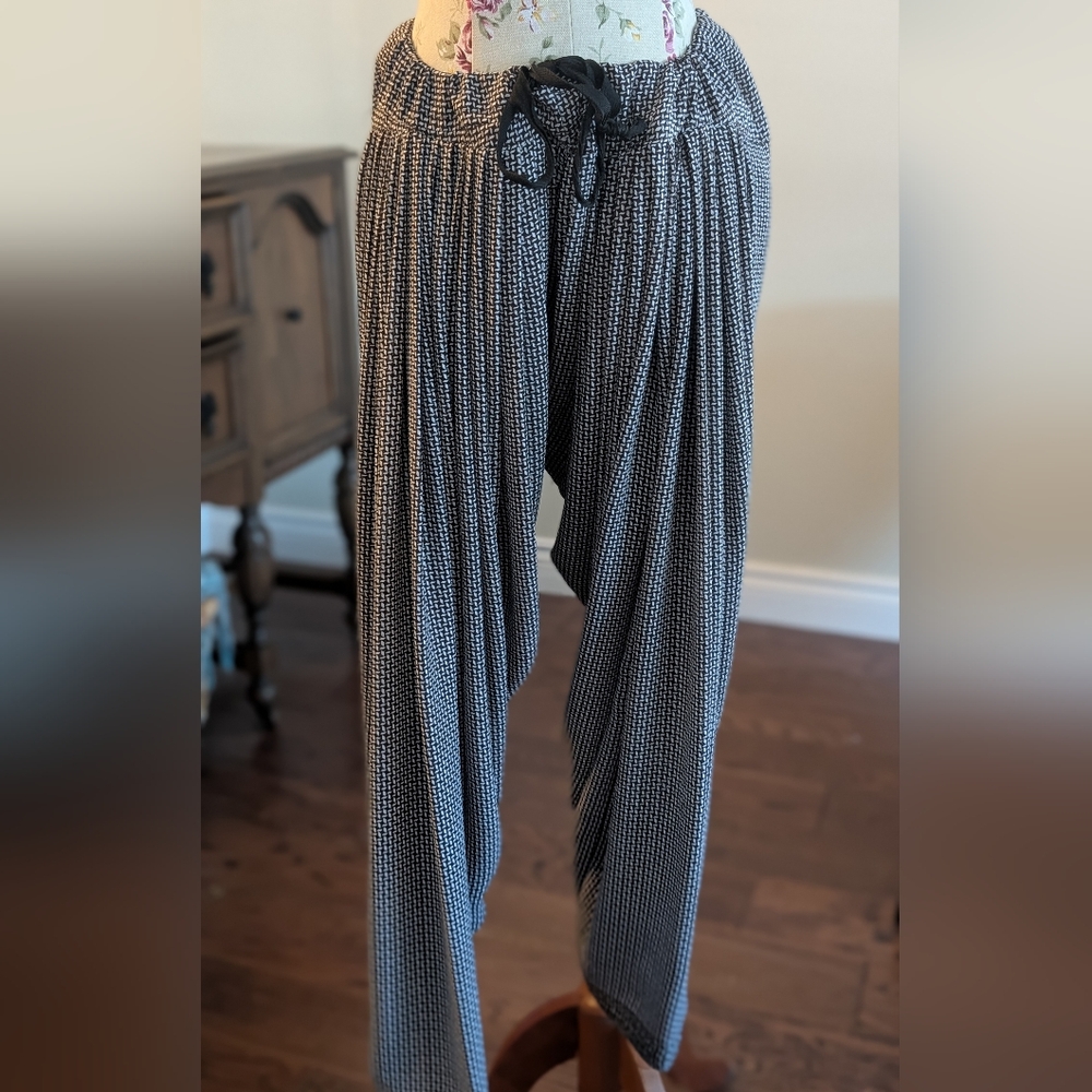 Black and White‎ Harem Pants